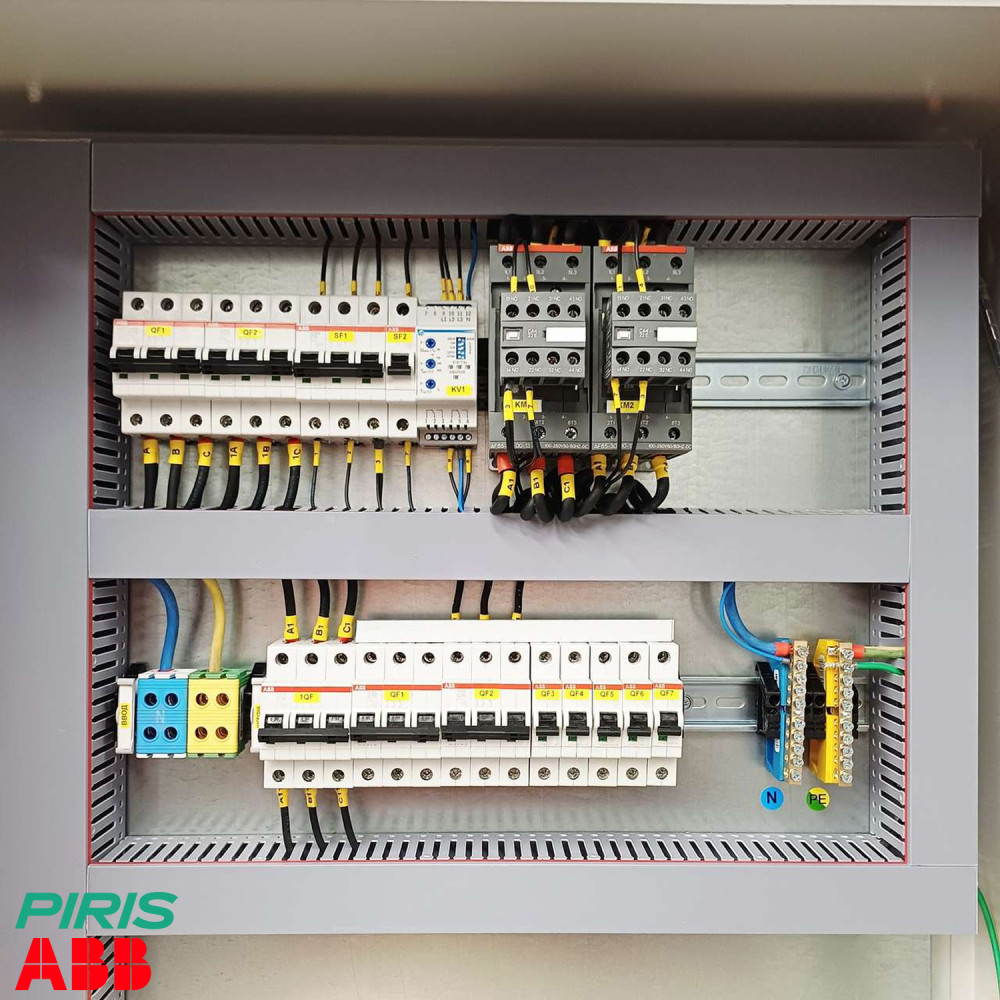 Шкаф АВР 32А, на контакторах, 2 ввода, ABB