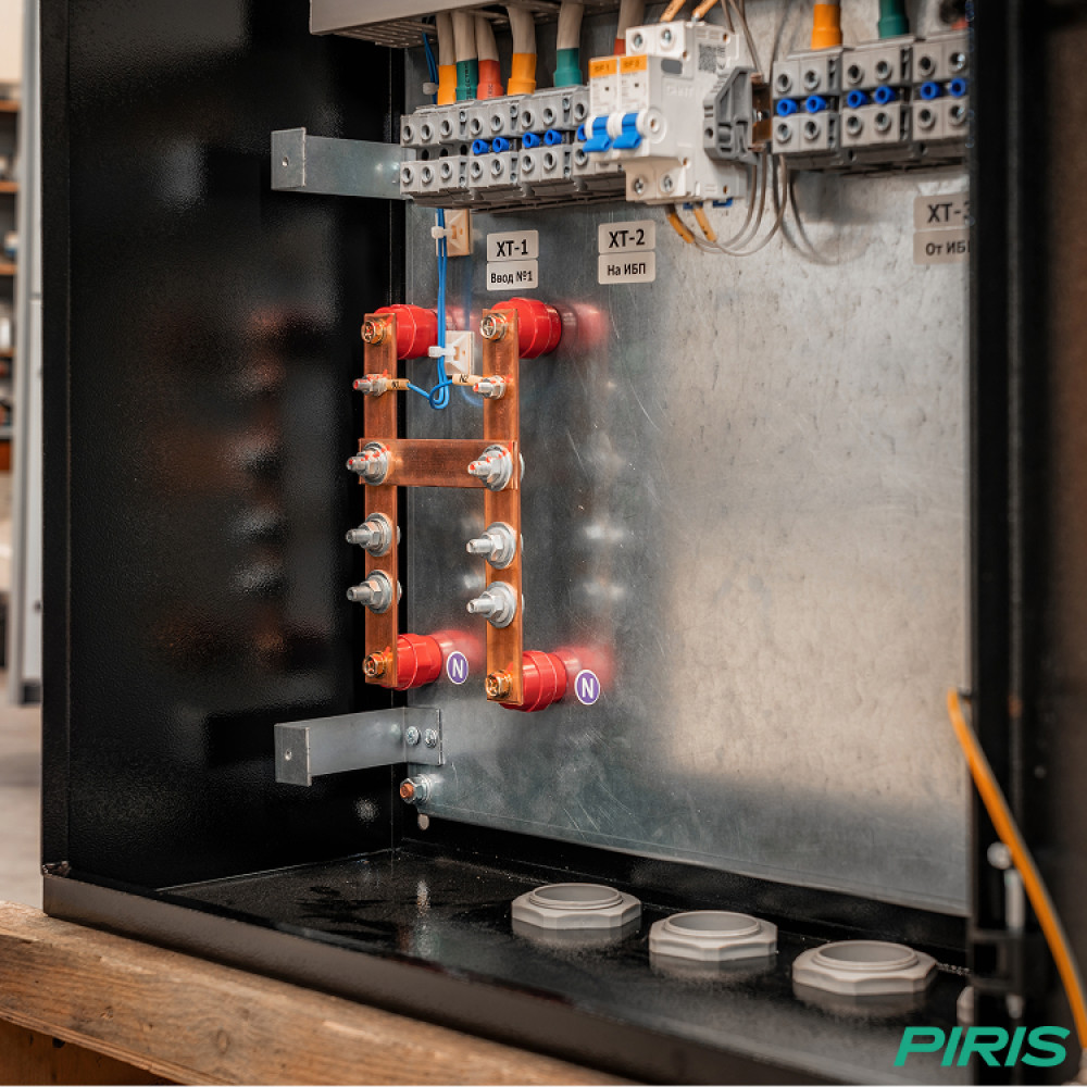 Шкаф сервисного байпаса ИБП 30 кВА, Systeme Electric